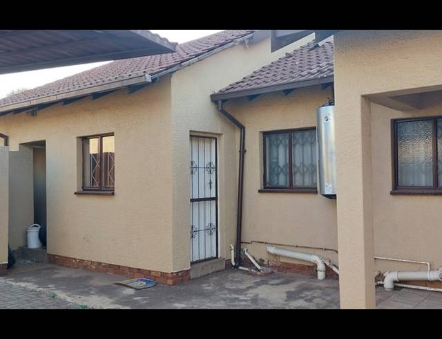 3 BEDROOM HOUSE FOR SALE IN RONDEBULT